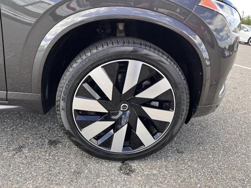 2024 Volvo XC90 Recharge Plug-In Hybrid Plus Bright Theme