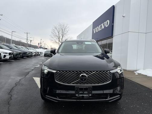 2026 Volvo XC90 Plus