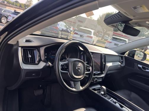 2025 Volvo XC60 Plus