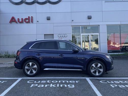 2022 Audi Q5 Premium Plus