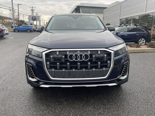 2025 Audi Q7 Premium Plus