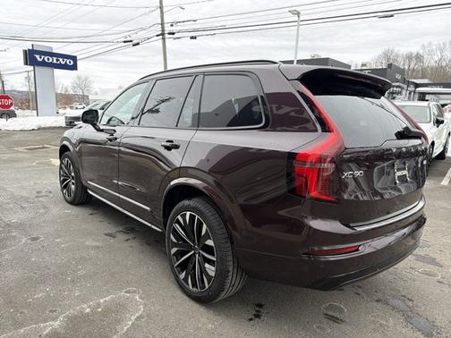 2026 Volvo XC90 Ultra Dark Theme