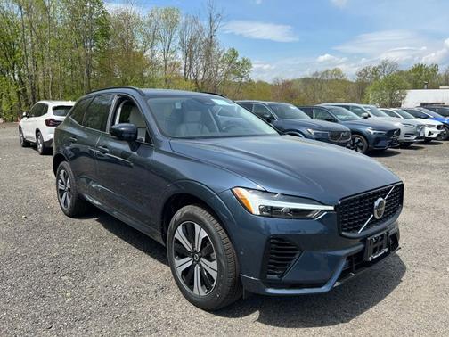 2025 Volvo XC60 Plug-In Hybrid Plus