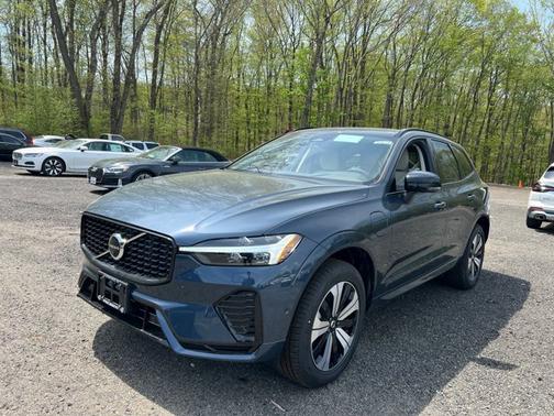 2025 Volvo XC60 Plug-In Hybrid Plus