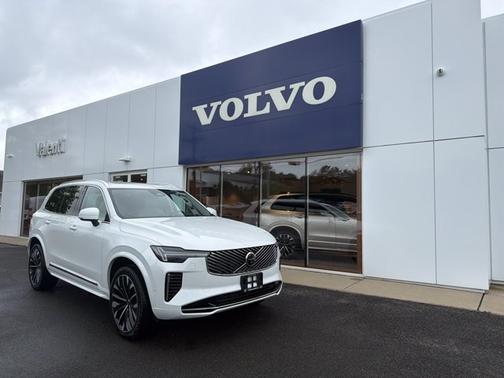 Crystal White Pearl 2026 Volvo XC90 Ultra