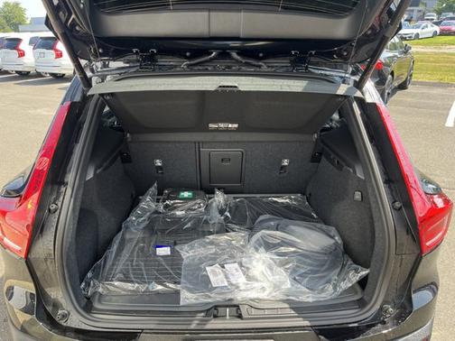 2024 Volvo XC40 Recharge Pure Electric Plus