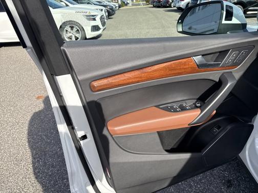 2023 Audi Q5 S line Premium