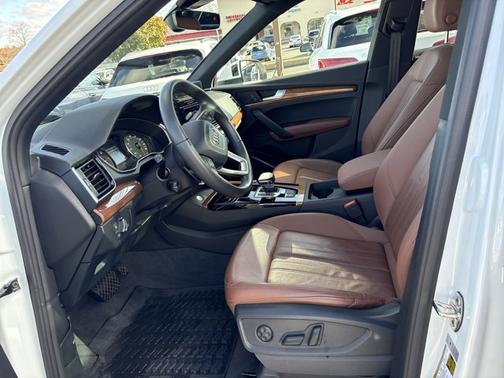 2023 Audi Q5 S line Premium