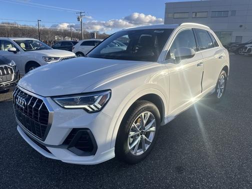 2025 Audi Q3 S line Premium Plus
