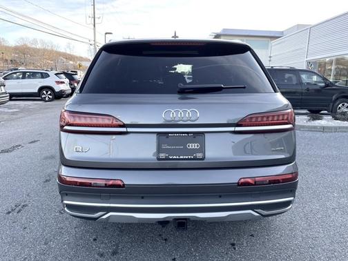 2022 Audi Q7 Premium Plus