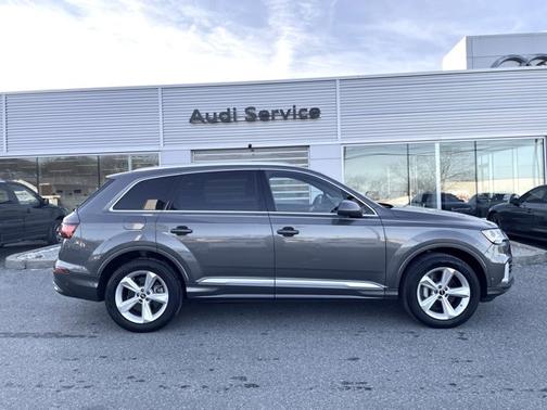 2022 Audi Q7 Premium Plus