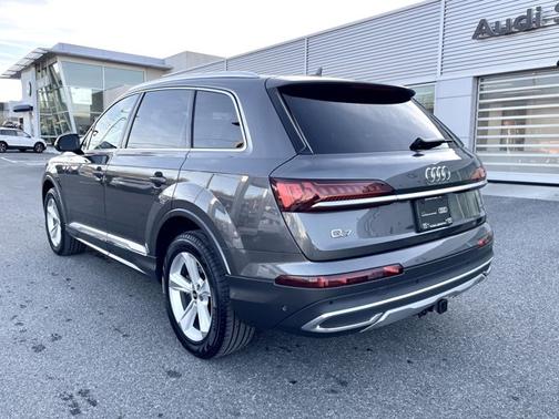 2022 Audi Q7 Premium Plus