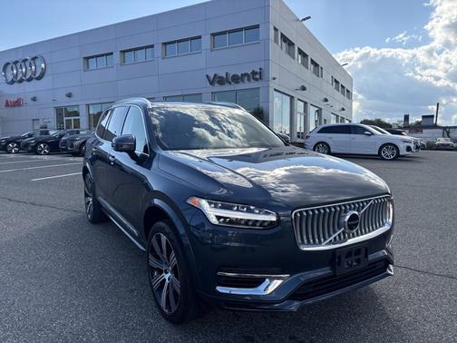 2024 Volvo XC90 Recharge Plug-In Hybrid Ultimate Bright Theme