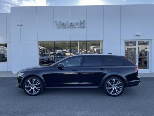 2022 Volvo V90 Cross Country 5DR AWD B6