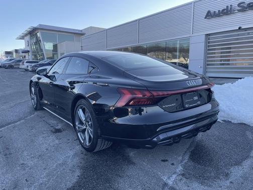 2023 Audi e-tron GT Prestige