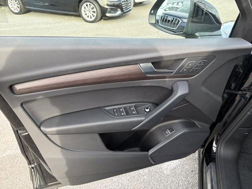 2023 Audi Q5 Premium