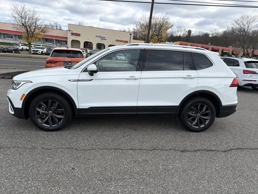 2022 Volkswagen Tiguan SE