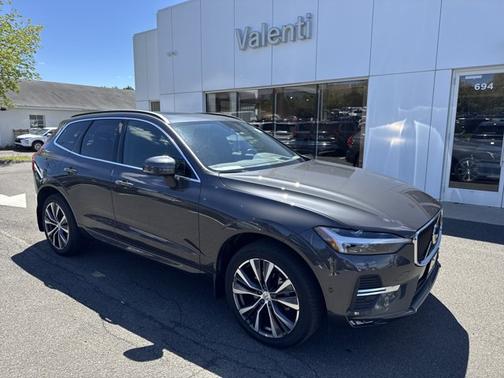 PLATINUM GREY M 2022 Volvo XC60 Momentum