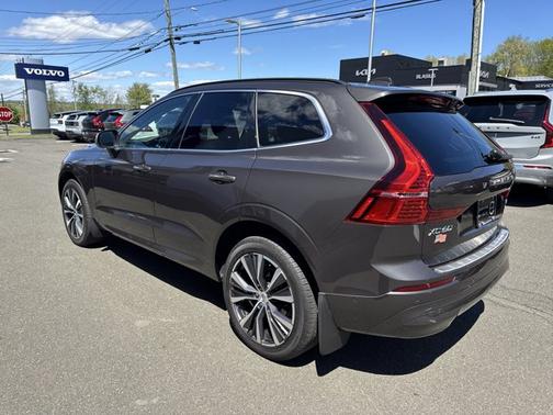 PLATINUM GREY M 2022 Volvo XC60 Momentum
