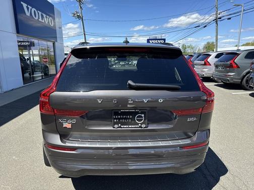 PLATINUM GREY M 2022 Volvo XC60 Momentum