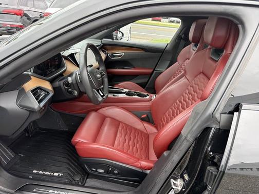 MYTHIS BLACK 2024 Audi e-tron GT Prestige