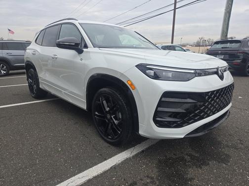 2025 Volkswagen Tiguan SE R-Line Black