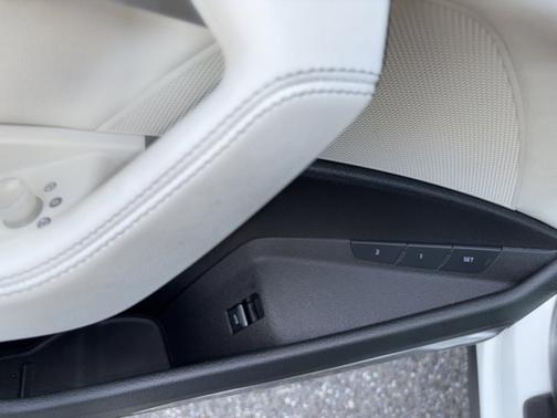 2024 Audi Q8 e-tron Premium Plus