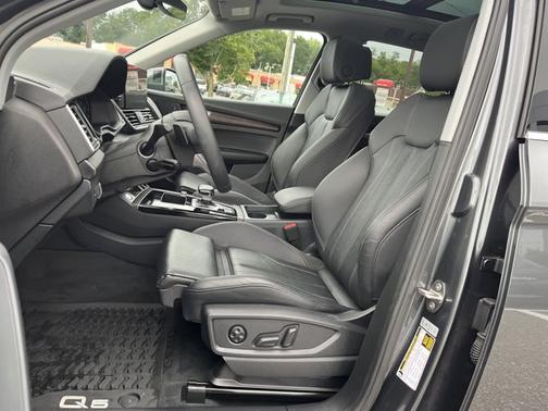 2024 Audi Q5 S line Premium
