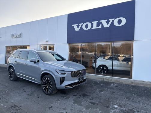 2026 Volvo XC90 Plus