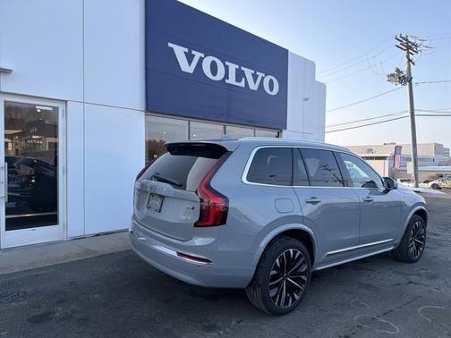 2026 Volvo XC90 Plus