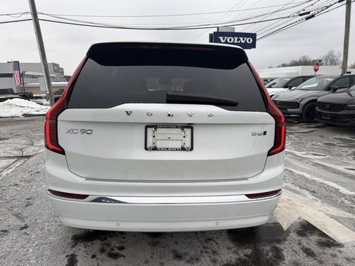 2026 Volvo XC90 Plus