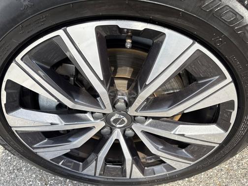 2024 Volvo V90 Cross Country Plus