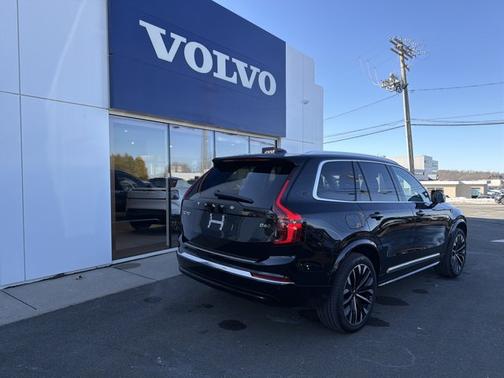 2026 Volvo XC90 Plus