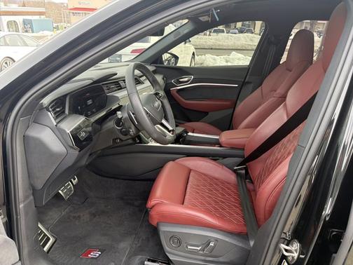 2024 Audi SQ8 e-tron Prestige