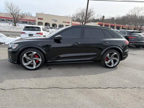 2024 Audi SQ8 e-tron Prestige