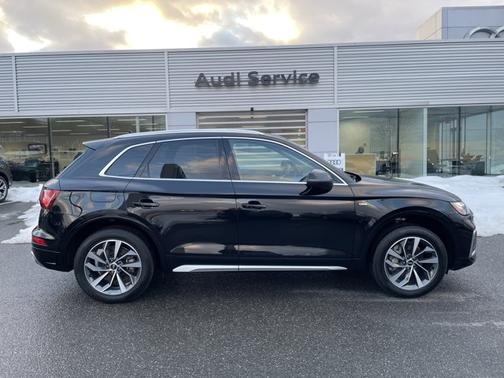 2023 Audi Q5 S line Premium Plus