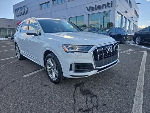 2022 Audi Q7 Premium Plus