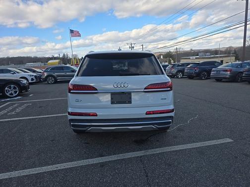 2022 Audi Q7 Premium Plus