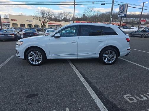2022 Audi Q7 Premium Plus
