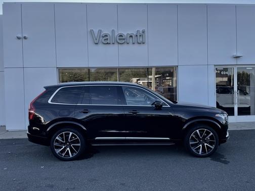 2024 Volvo XC90 Ultimate Bright Theme