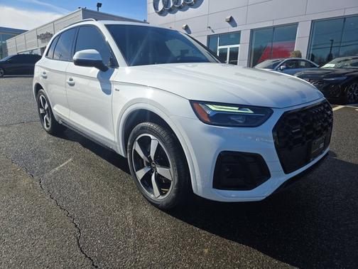 2023 Audi Q5 S line Premium Plus