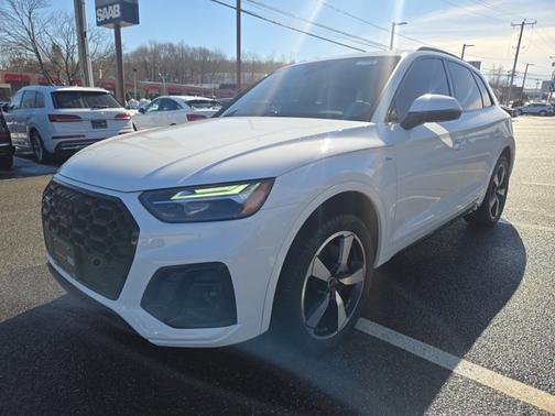 2023 Audi Q5 S line Premium Plus