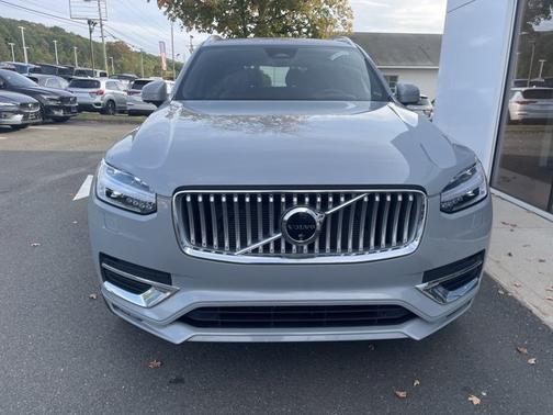2024 Volvo XC90 Ultimate Bright Theme