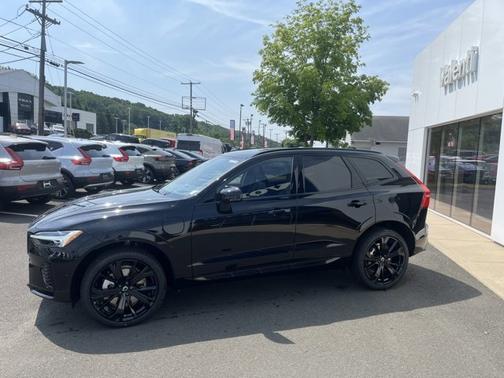 2024 Volvo XC60 Recharge Plug-In Hybrid Ultimate Black Edition