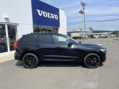 2024 Volvo XC60 Recharge Plug-In Hybrid Ultimate Black Edition