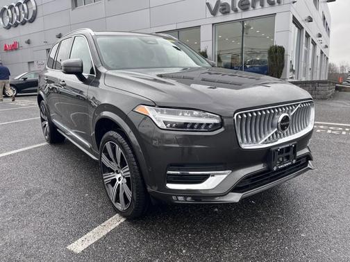 2024 Volvo XC90 Plus Bright Theme