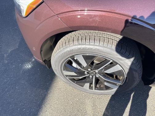 2026 Volvo XC60 Plus