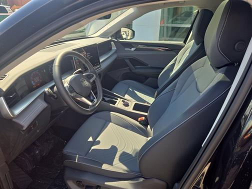 2025 Volkswagen Tiguan SE