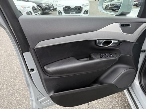 2025 Volvo XC90 Core