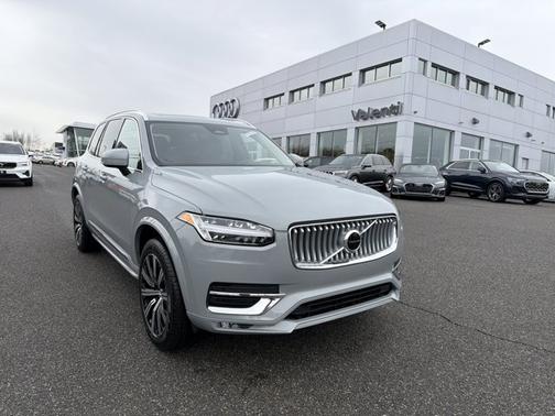 2025 Volvo XC90 Core